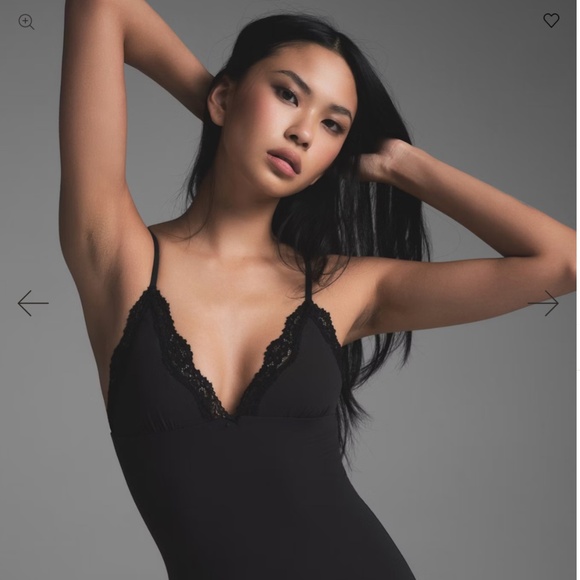 NWT Skims Fits Everybody Triangle Onesie in Onyx Size Large - Picture 2 of 3